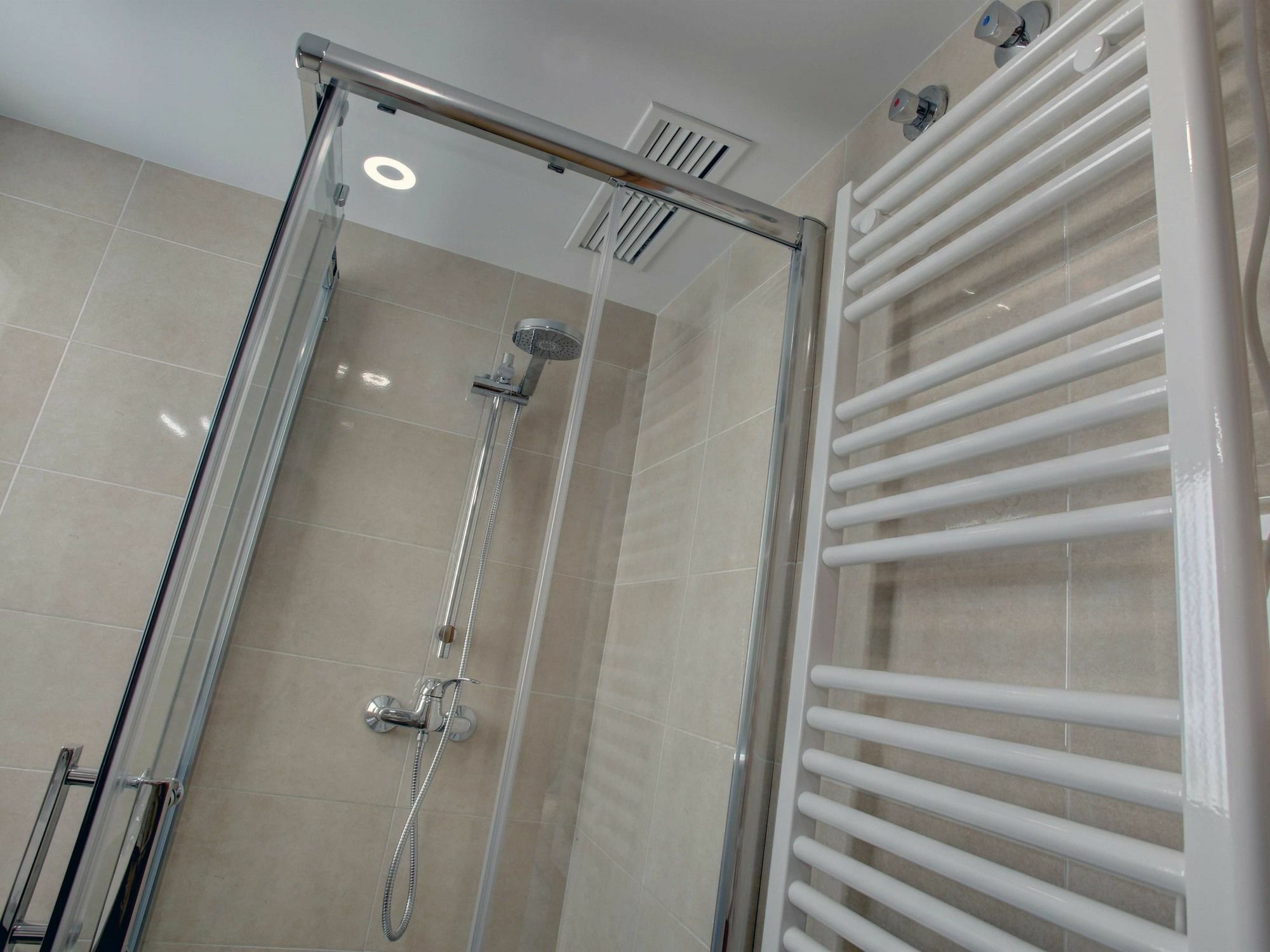 Malaga Lodge Studio ภายนอก รูปภาพ